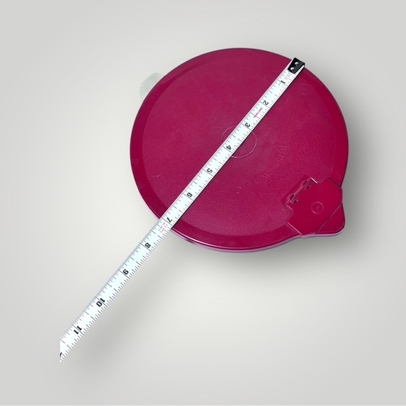 Vintage Tupperware Measuring Cup with Lid - Picture 15 of 16